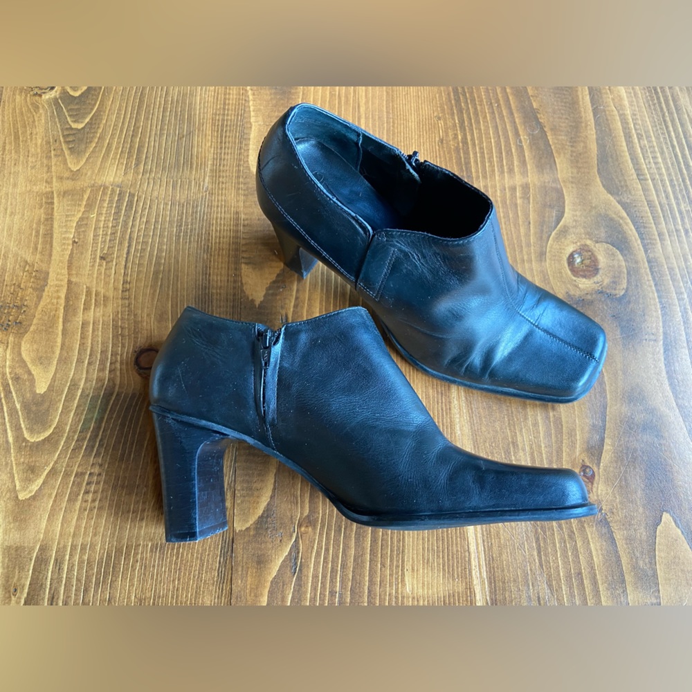 Exit L.A. - Genuine Leather Basic Black Heel